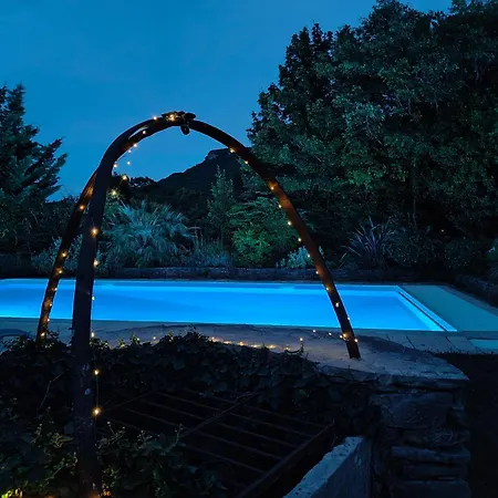 La Bastide De Sigalas Bed and Breakfast *